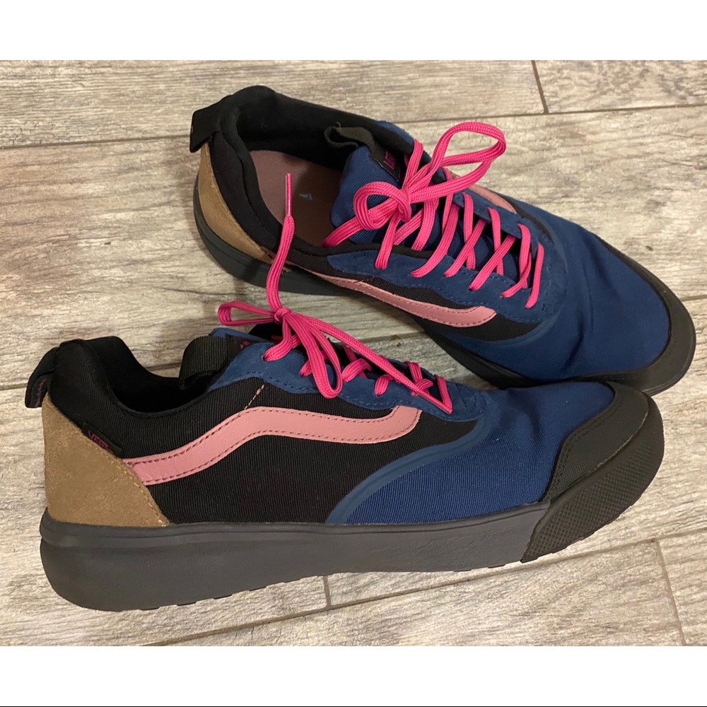 ⛔️SOLD⛔️ VANS ULTRARANGE ALL TERRAIN SHOES